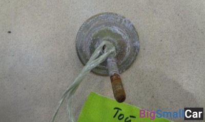 Болт крепления запасного колеса от Toyota Prius 1997-2003 - купить Верхних Кузлах