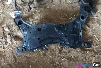 Подрамник Мазда 3 2.0 - купить Верхних Кузлах