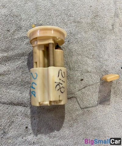 Насос топливный Nissan Tiida 1.5 - купить Верхних Кузлах