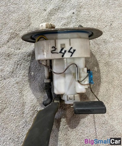 Насос топливный Hyundai Tucson 2.0 - купить Верхних Кузлах