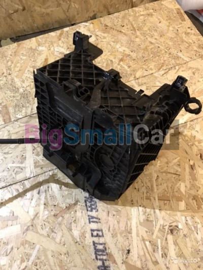 Корпус под аккумулятор Renault fluence - купить Верхних Кузлах